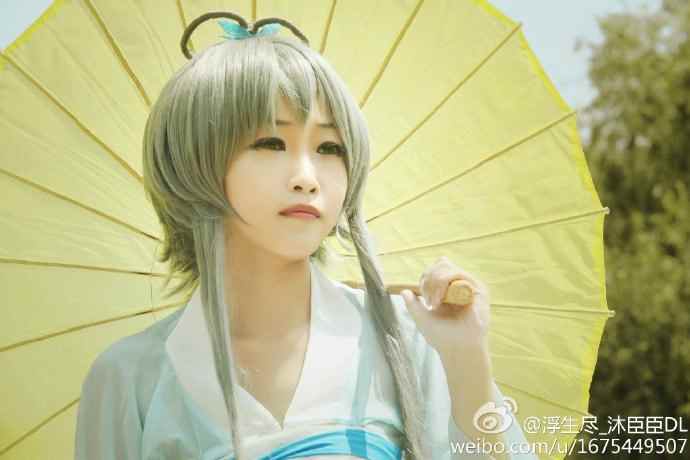 《汉服第815期》问春来发几枝问何物最寻常最相思