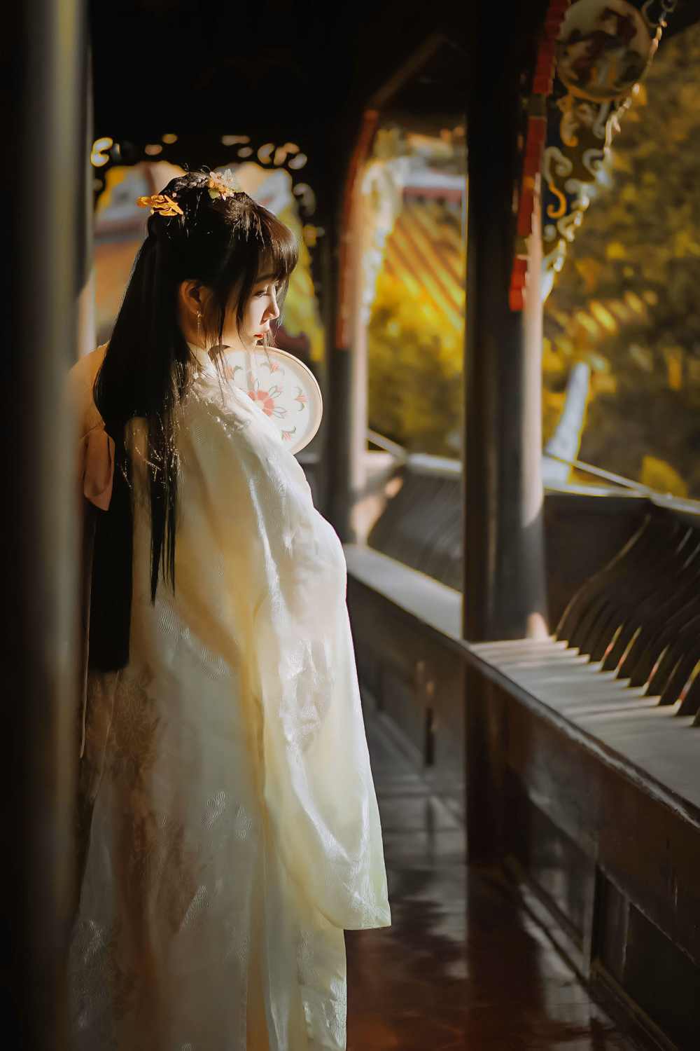 《汉服第359期》汉服私影  青山绿水，白草红叶黄花