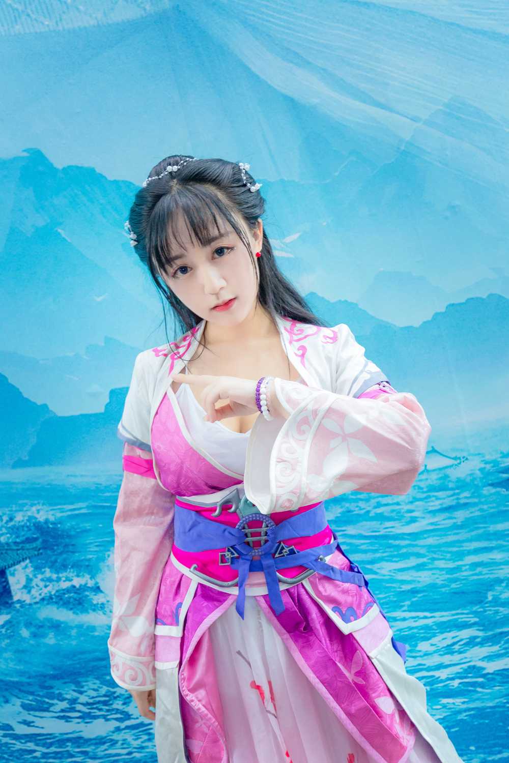 《汉服第816期》蜗牛展台小妹妹