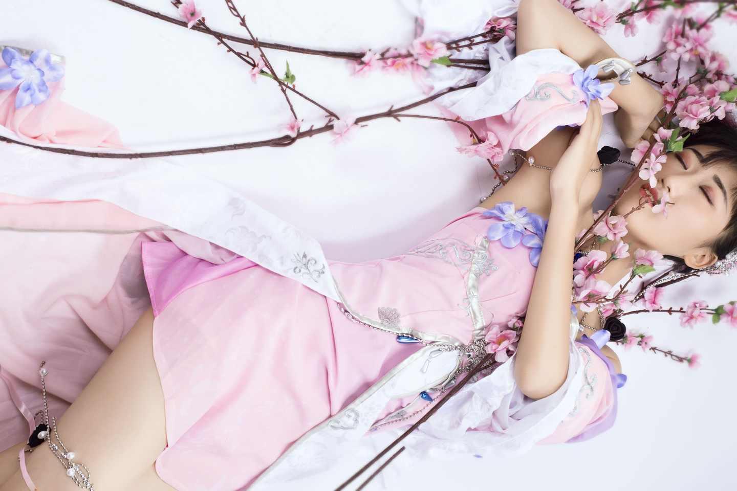 《汉服第721期》碎梦繁花