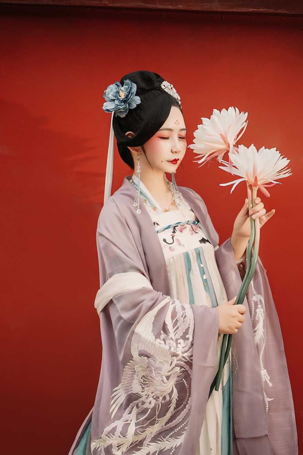 《汉服第363期》汉服私影 红墙怨