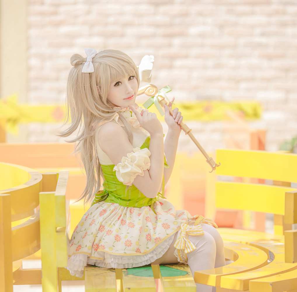 《C站·lolita·第599期》lovelive在古堡面前那么小