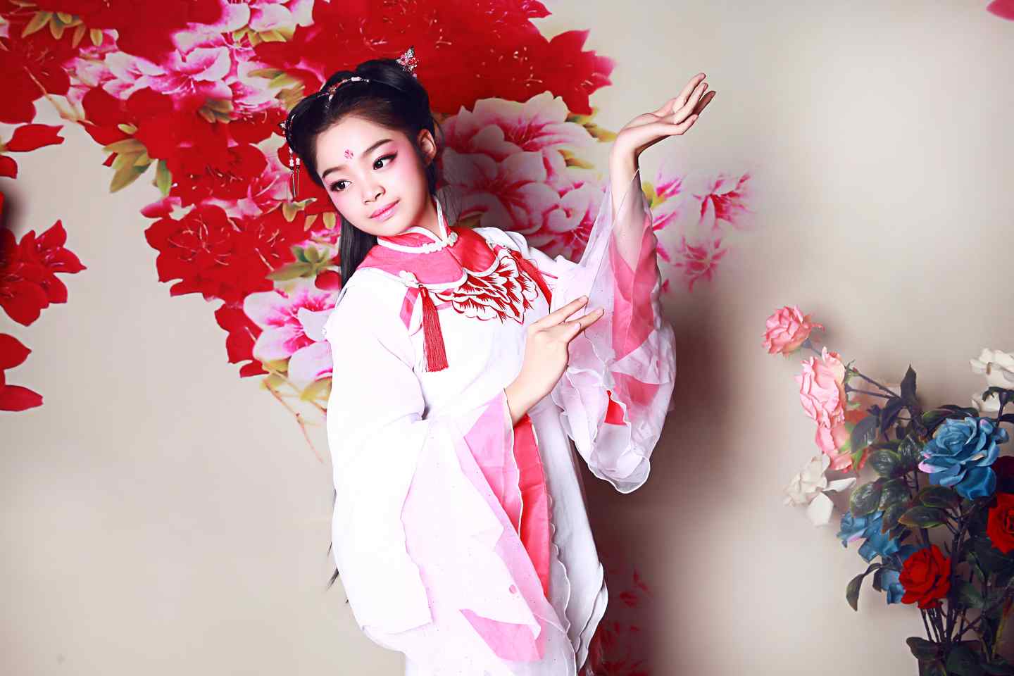 《汉服第811期》剑三民国之七秀