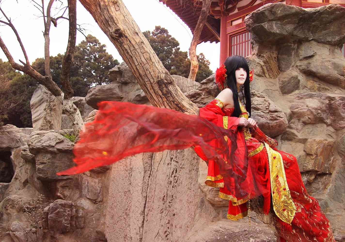 《汉服第804期》你是喜欢国风的御姐还是喜欢日系旗袍的女仆？