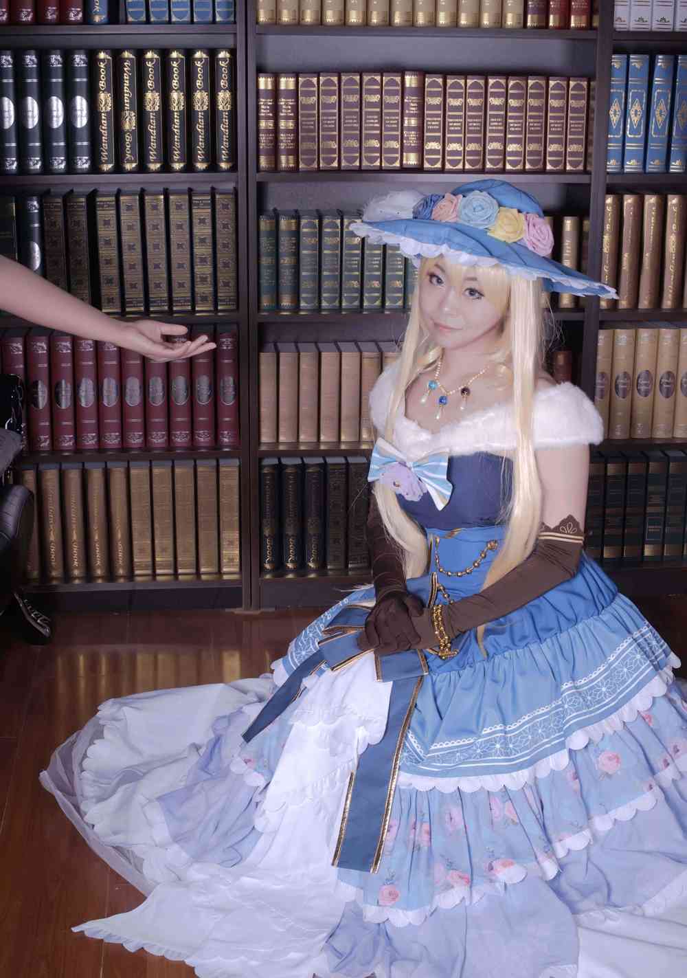 《C站·lolita·第381期》白雪公主的觉醒今天穿不穿丝袜呢？