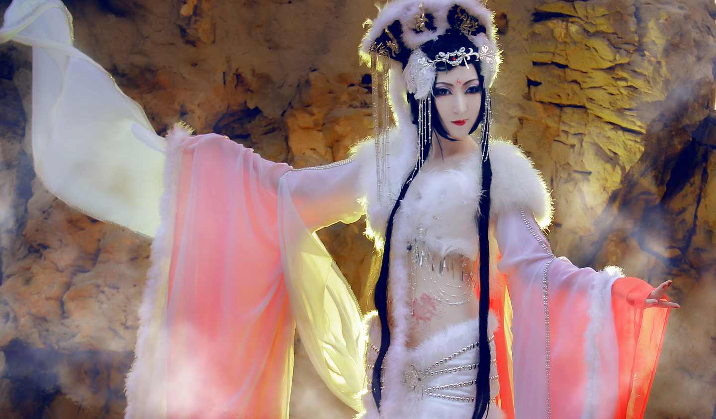 《汉服第775期》九尾狐现真身原来身材那么好！