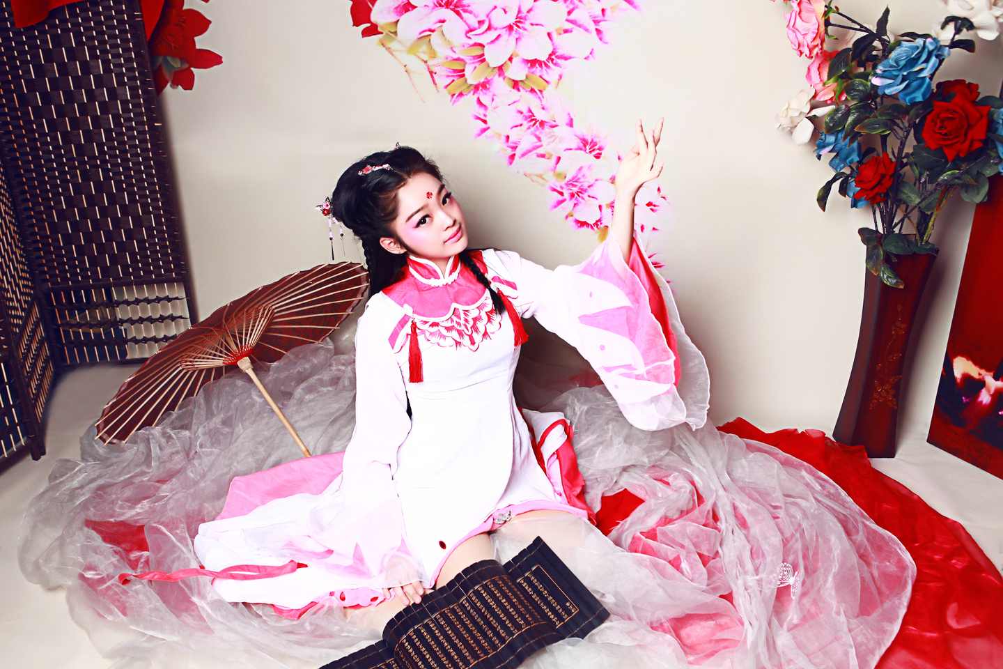 《汉服第811期》剑三民国之七秀