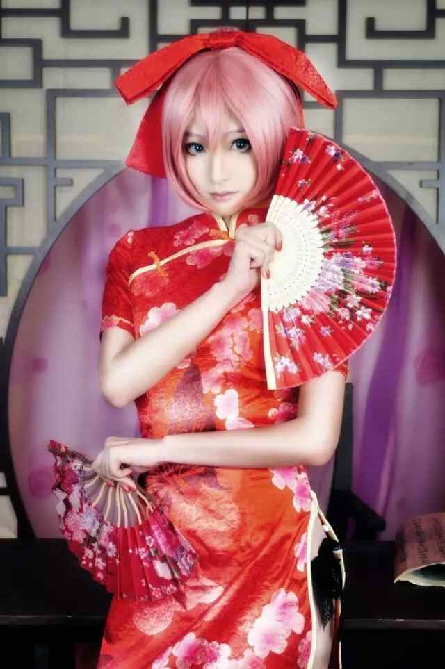 《汉服第781期》巡音小姐姐又出黑丝旗袍装大小姐孙尚香寝室等待着刘哥哥的到来