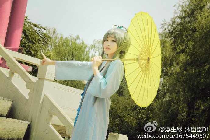 《汉服第815期》问春来发几枝问何物最寻常最相思