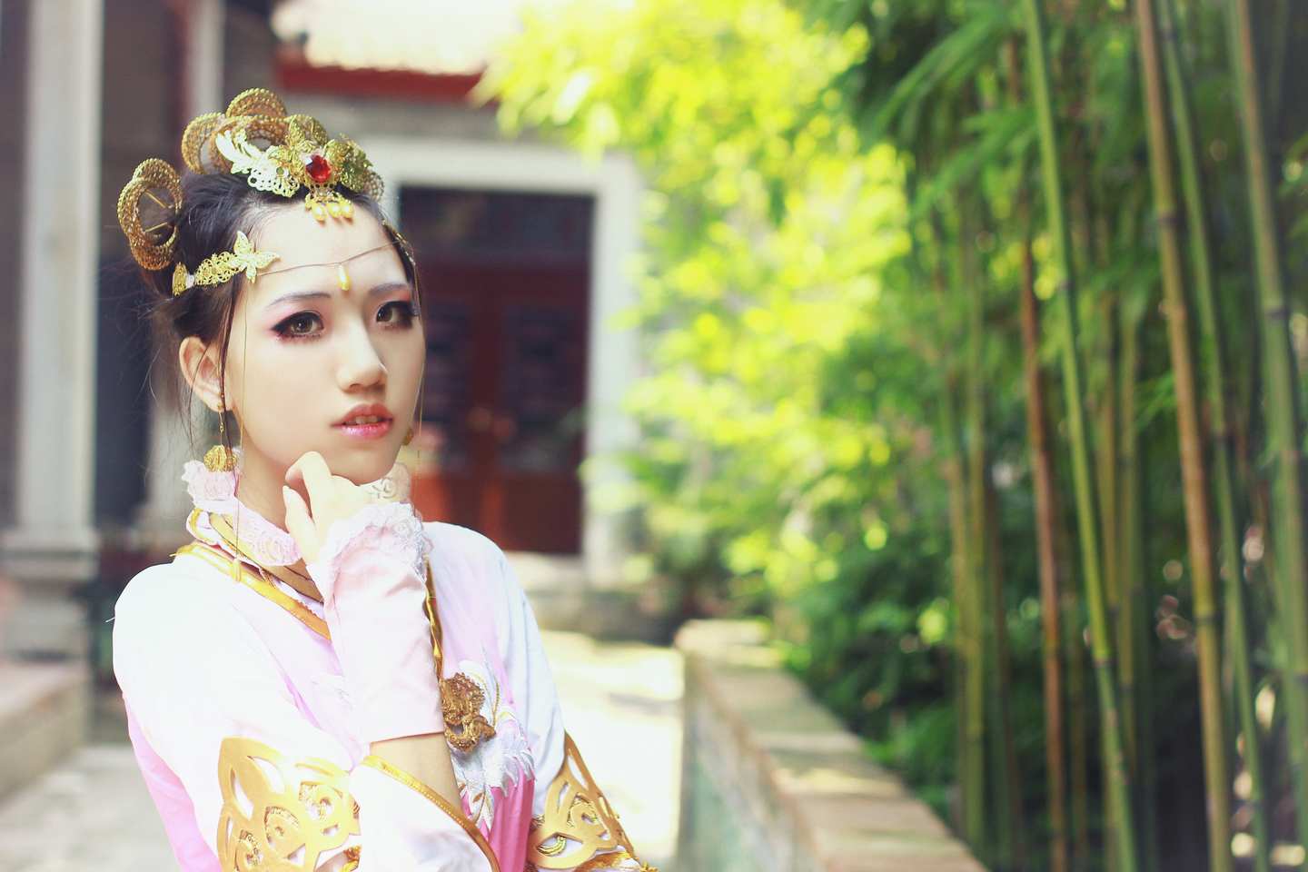 《汉服第572期》七秀