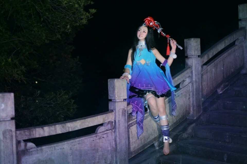 《汉服第526期》要吃个蕨菜么