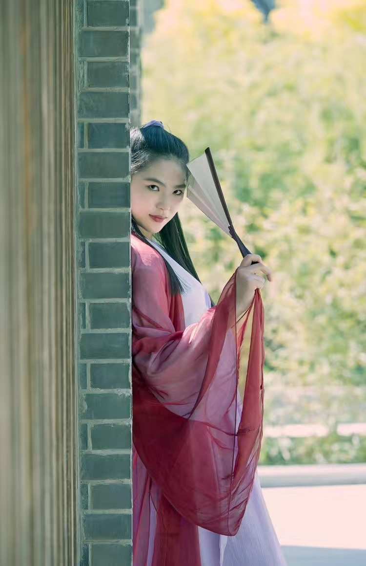 《汉服第837期》爱一个人是这么痛苦！