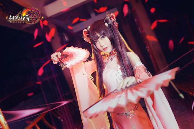 《汉服第504期》朔雪秀萝