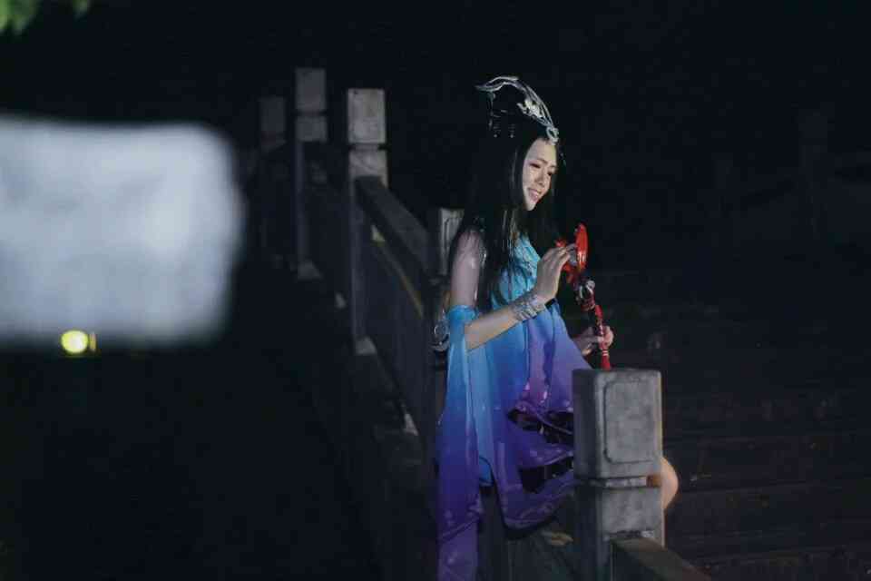 《汉服第526期》要吃个蕨菜么