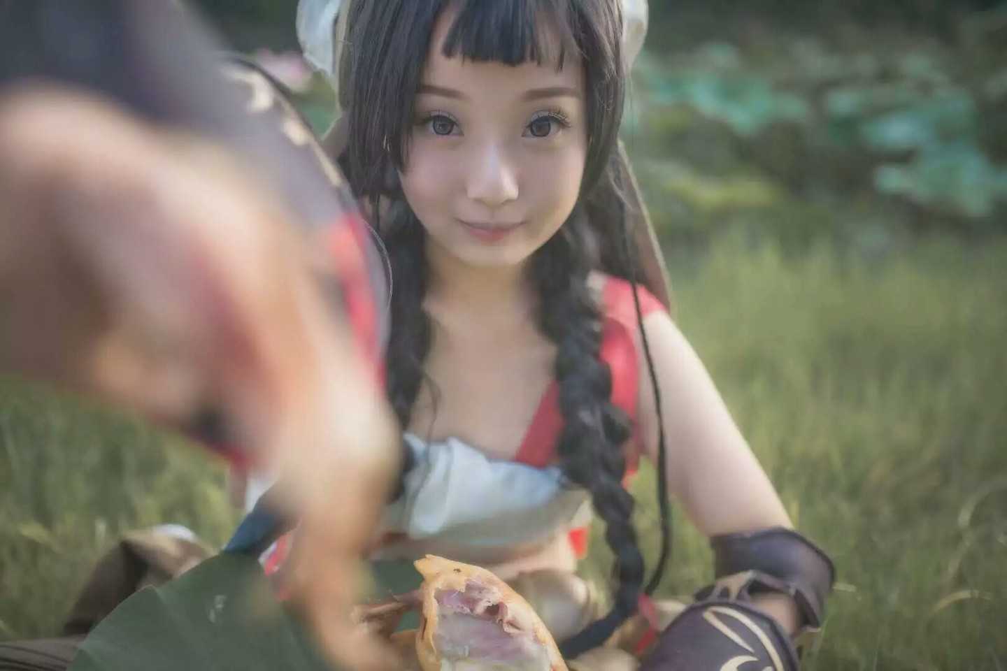 《汉服第469期》定国丐萝