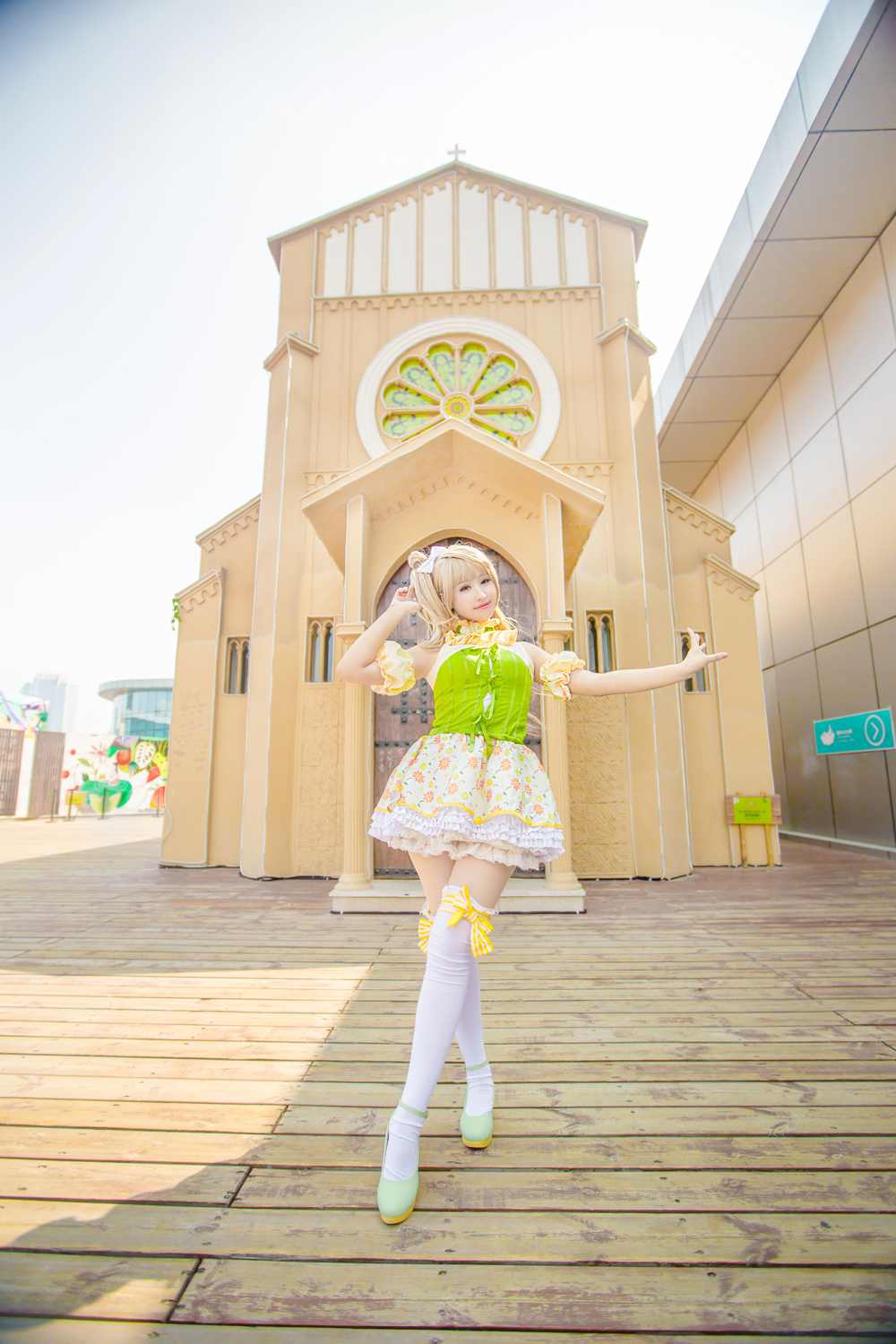 《C站·lolita·第599期》lovelive在古堡面前那么小