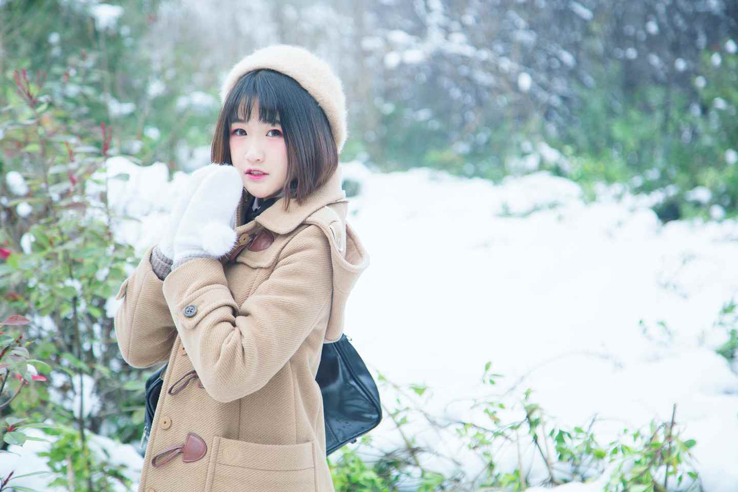 《C站·第3215期》雪and少女  梦幻的季节与你相遇