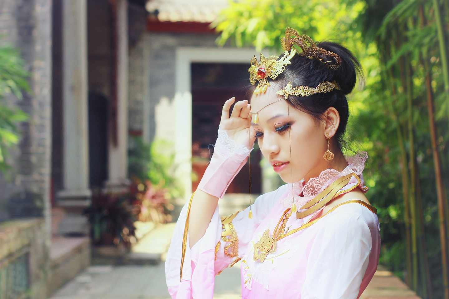 《汉服第572期》七秀