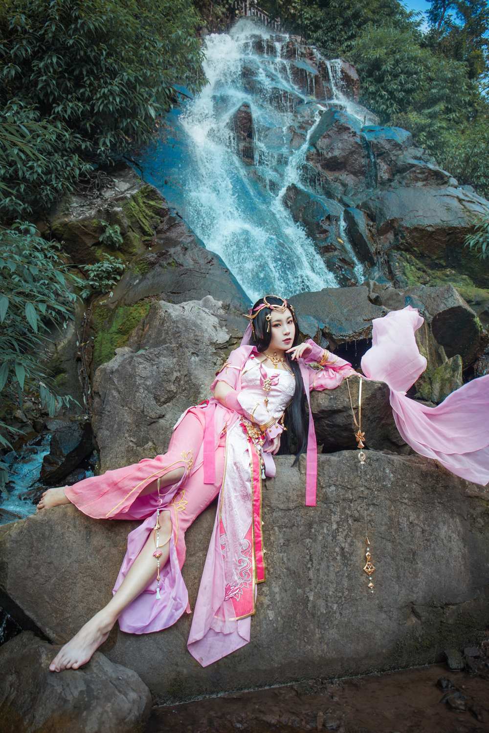 《汉服第818期》一船星月坐听香七秀.雪河