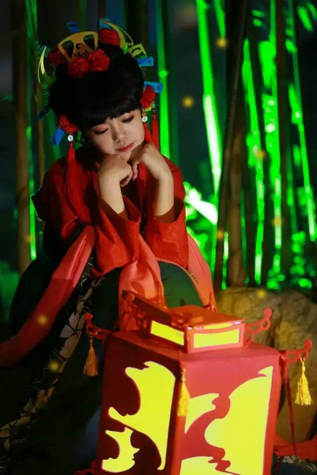 《汉服第732期》提灯少女鸡腿子