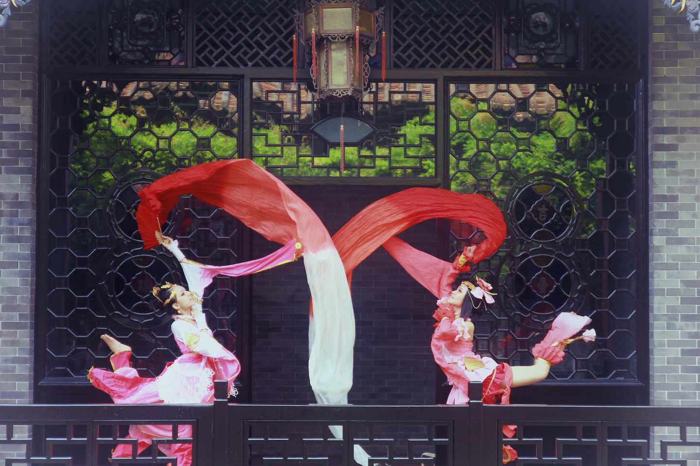 《汉服第572期》七秀