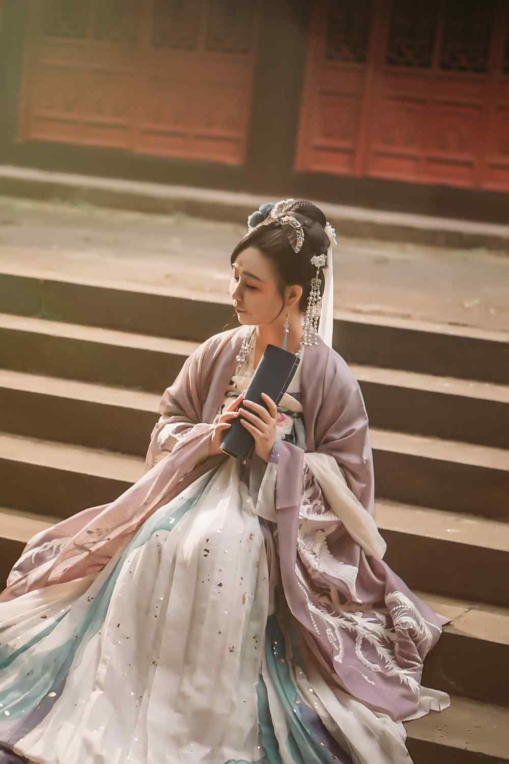 《汉服第363期》汉服私影 红墙怨