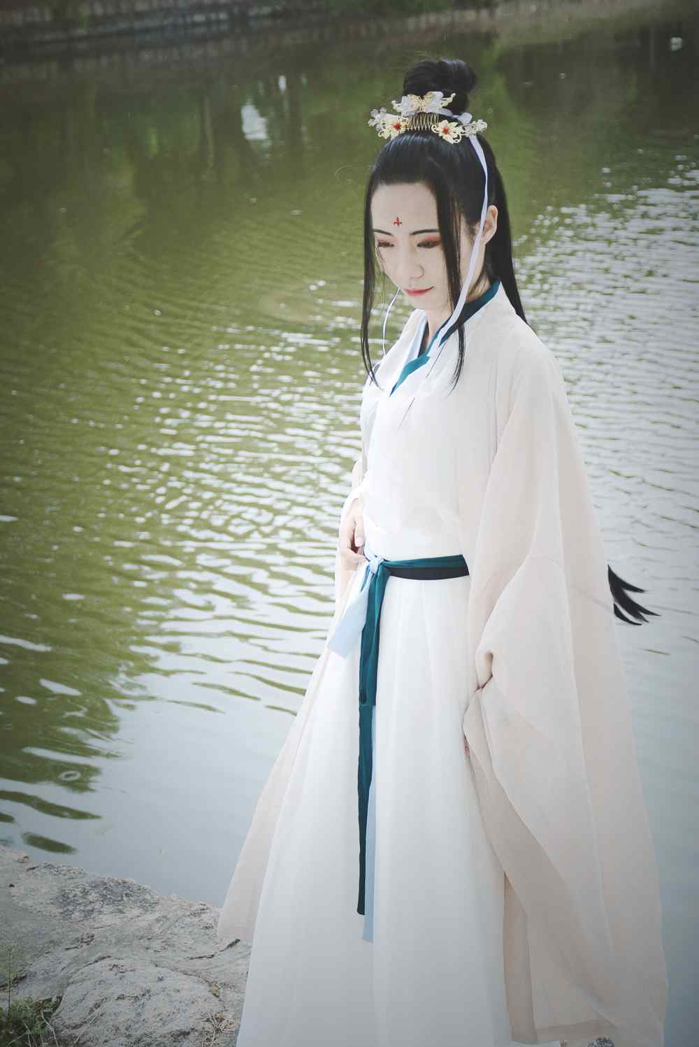 《汉服第351期》汉服西城湖畔