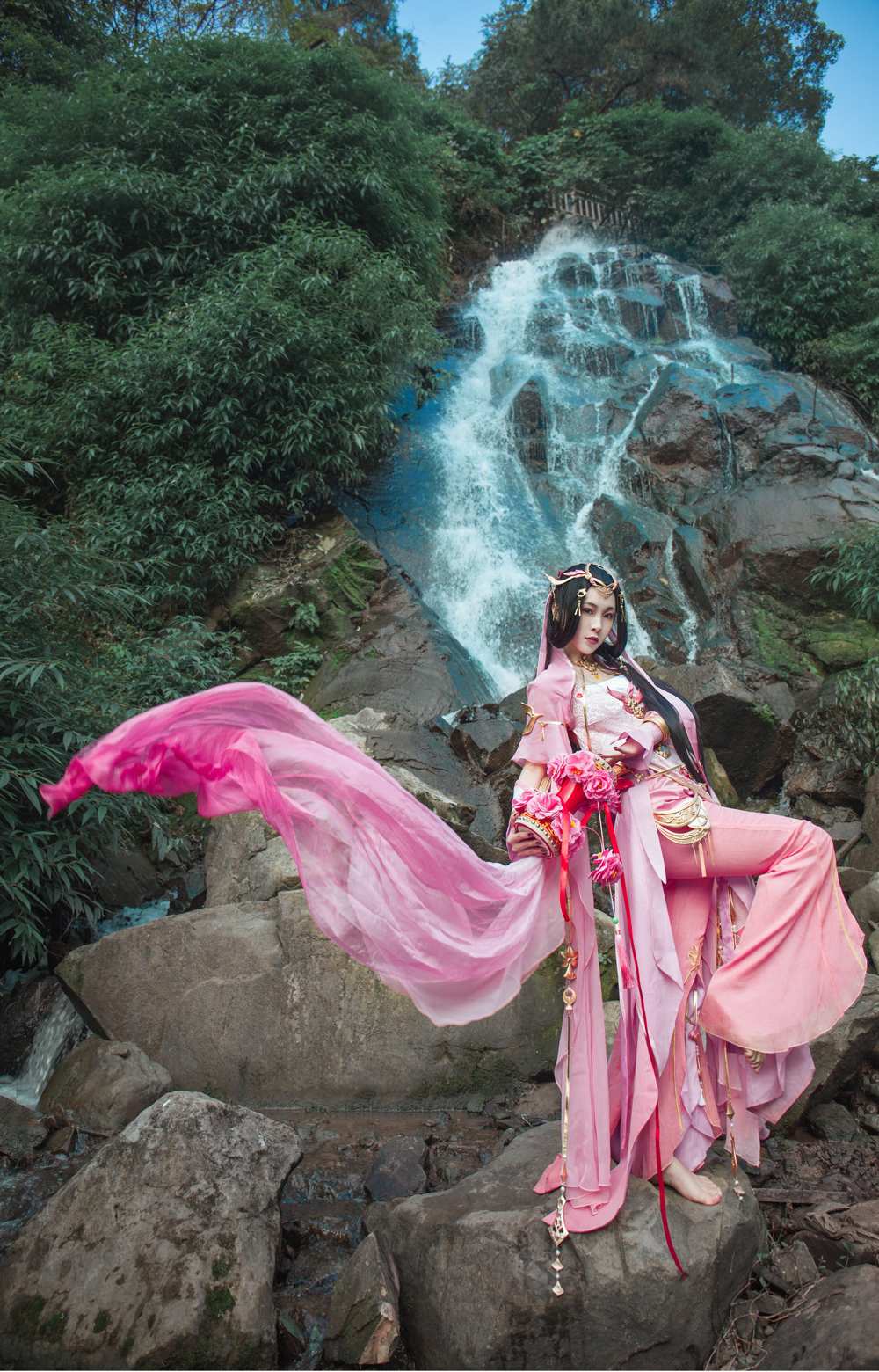 《汉服第818期》一船星月坐听香七秀.雪河