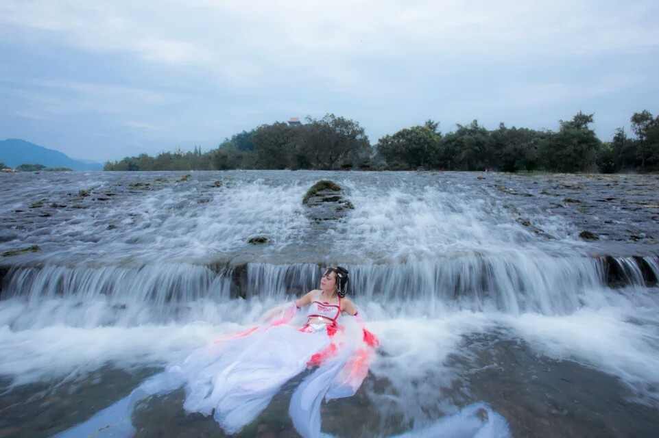 《汉服第588期》锦鲤抄