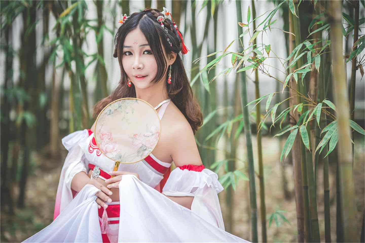 《汉服第601期》凌云万千风静语翩然若梦心里音