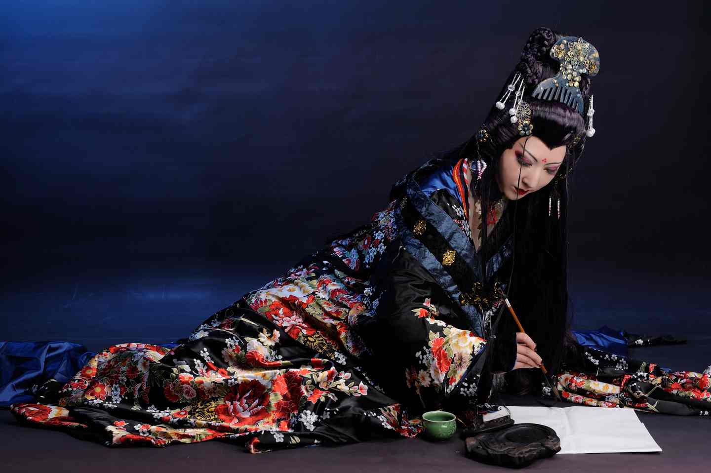 《汉服第667期》霹雳绝情书