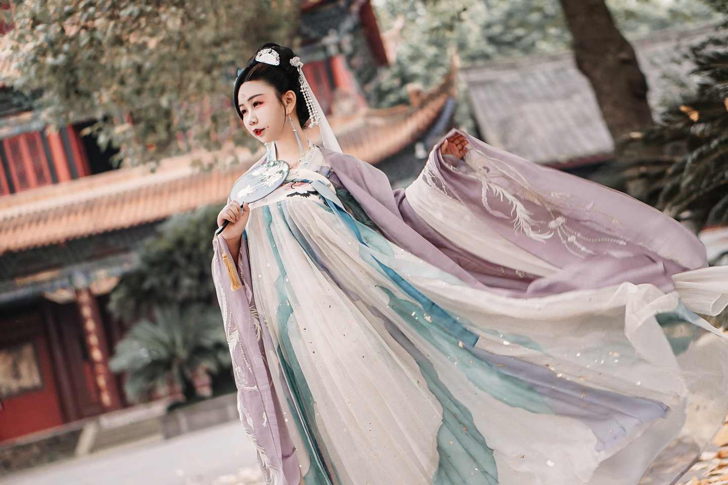 《汉服第363期》汉服私影 红墙怨