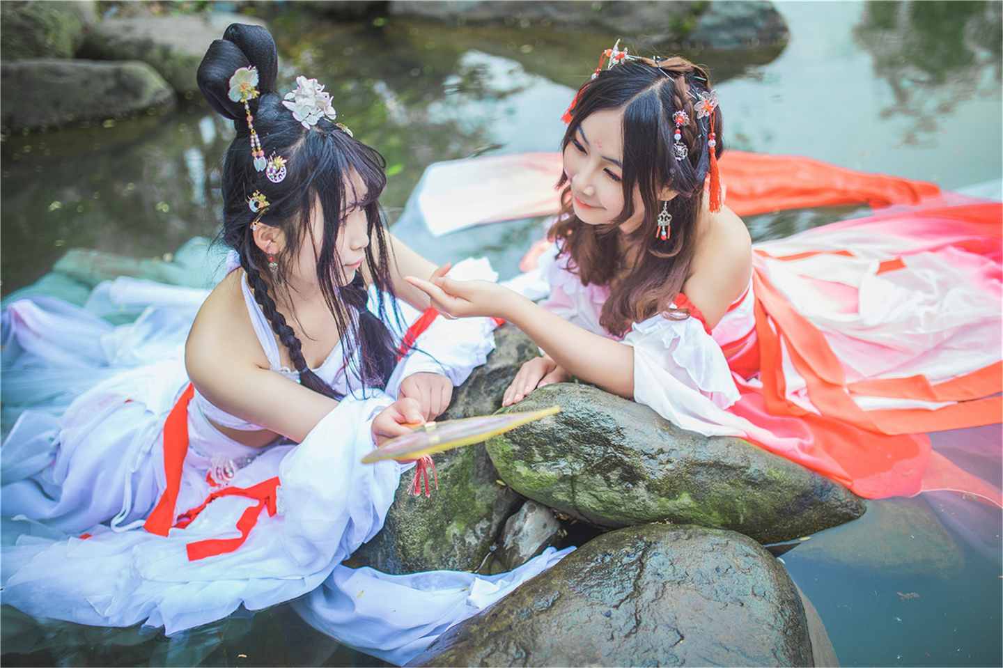 《汉服第601期》凌云万千风静语翩然若梦心里音