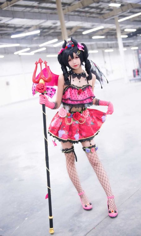 《C站·lolita·第729期》LoveLive小恶魔妮可在滑冰