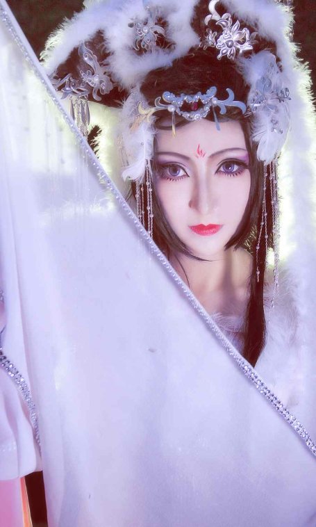 《汉服第775期》九尾狐现真身原来身材那么好！