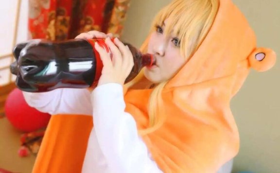 《C站·第617期》你见过喝可乐的萝莉但是你见过对瓶吹可乐的萝莉吗？